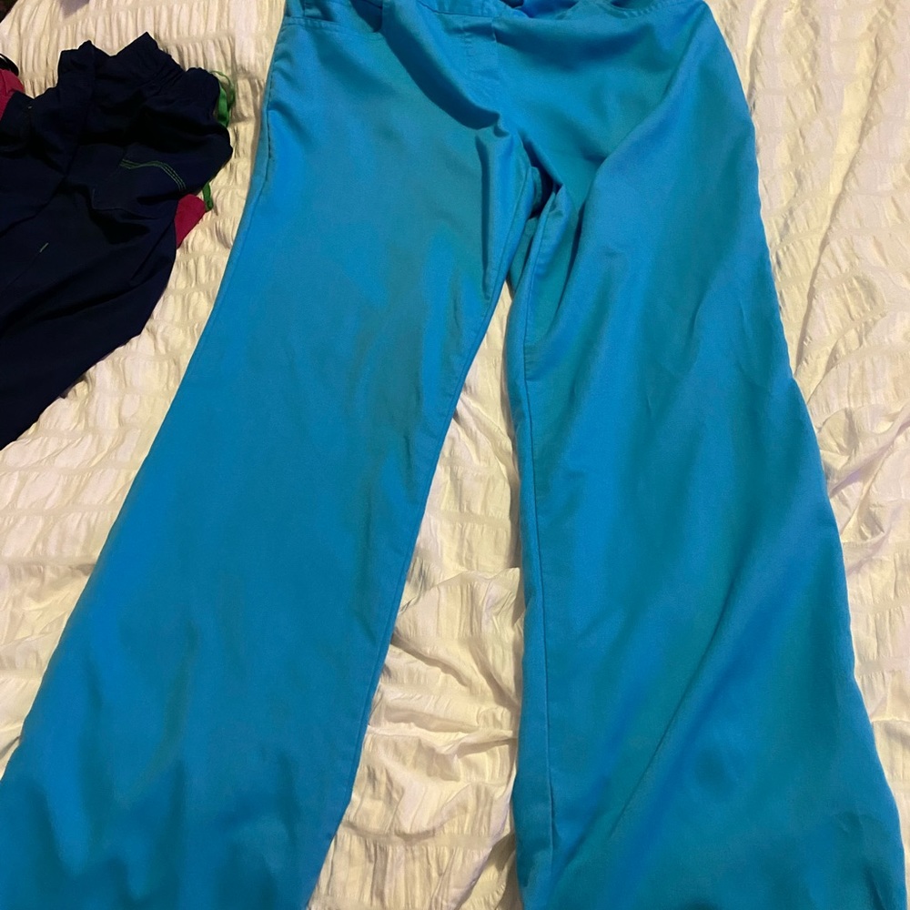 Greys med scrub bottoms